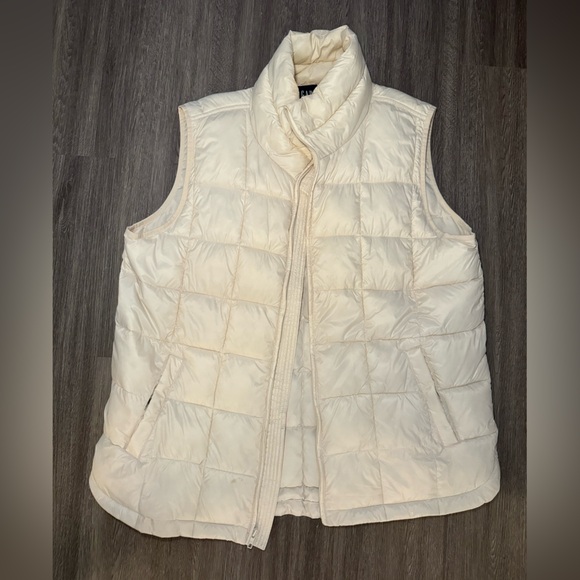Oversized puffer vest - Picture 1 of 3